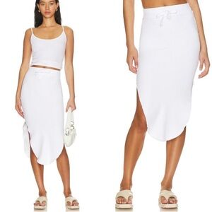 Tee Lab Long Fleece Skirt in White
FRANK & EILEEN Size M